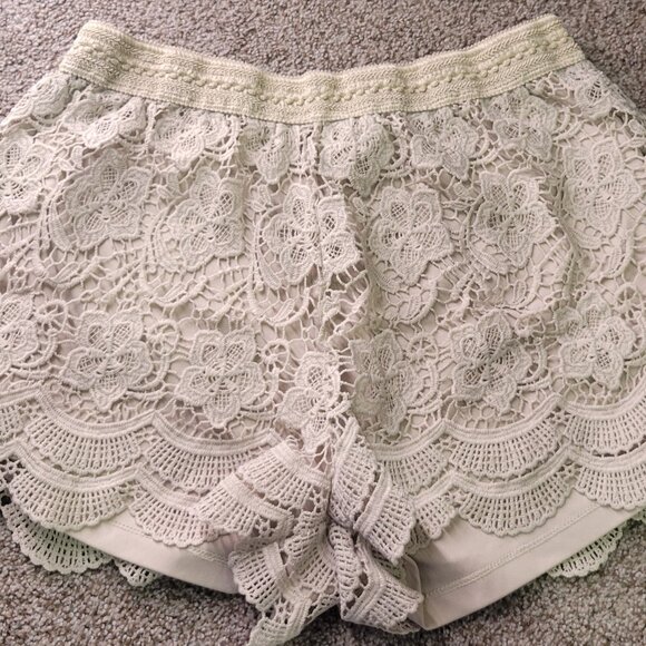 Ardene Pants - Ladies size XL Lace Shorts